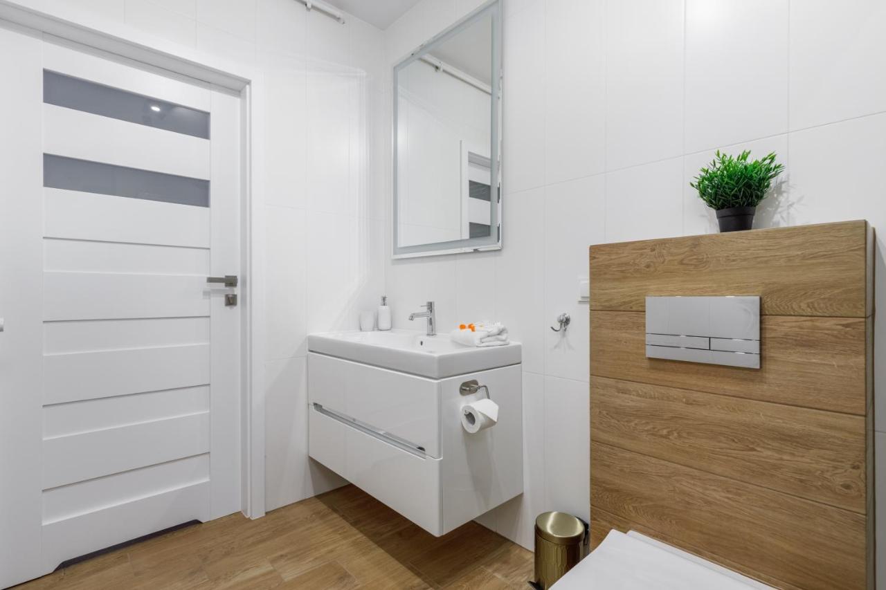 Apartment With Parking 500 M From The Sea By Noclegi Renters ミエンジボジェ エクステリア 写真